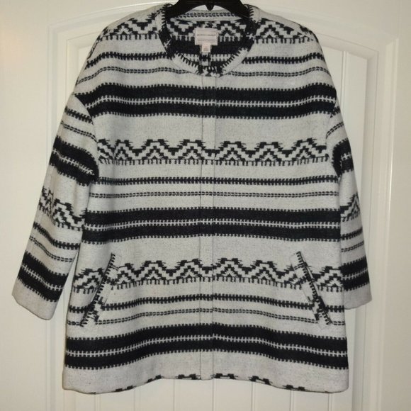Melrose and Market White and Black Shacket (Medium - M) - Picture 1 of 4